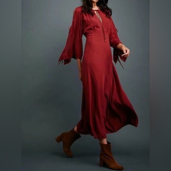 Free People Dresses & Skirts - Free People Women’s Prettiest Thing Midi Dress Burgundy - Size XS